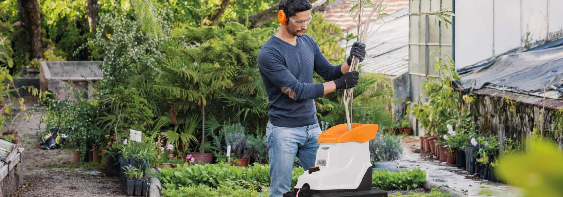 Qué biotrituradora necesitas según el tipo de poda y el grosor de las ramas